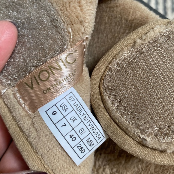 {Vionic} Adilyn Slipper - Picture 6 of 7